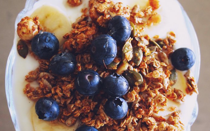 Retete de granola delicioasa, perfecta in combinatie cu iaurt, fructe proaspete sau budinca de chia