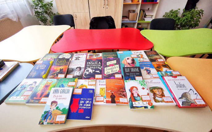 Libris.ro și Salvați Copiii România vor să doteze 350 de școli și licee din România cu o bibliotecă atractivă în următorii 5 ani