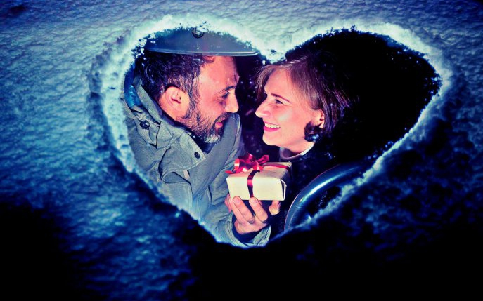 4 cupluri care se formează de Valentine's Day și rămân împreună pentru eternitate