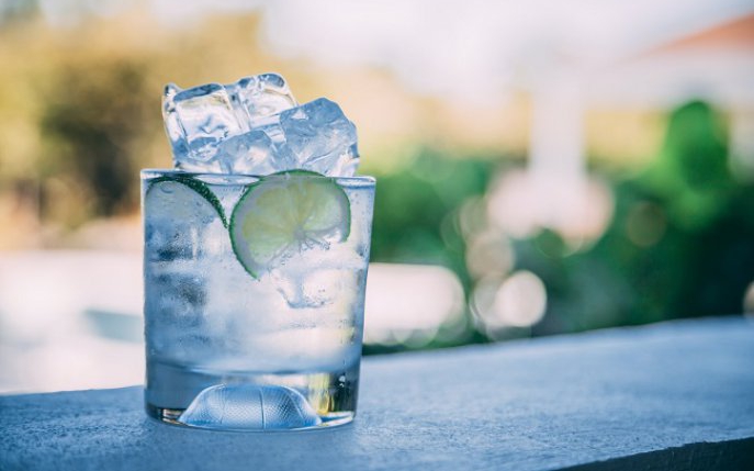 Cine a inventat ginul și care sunt cele mai populare cocktail-uri pe bază de gin