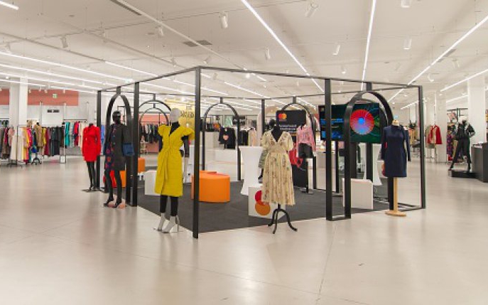 O gură de oxigen pentru designerii de fashion din România