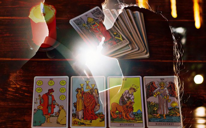 Cum să îți manifești dragostea anul acesta, potrivit vrăjitoarelor și cititorilor în tarot