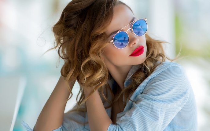 Trend-uri de ochelari de soare damă: Ce purtăm sezonul acesta