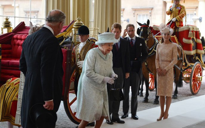 Regina Elisabeta a II-a și Kate Middleton suferă amândouă de aceeași boală incurabilă