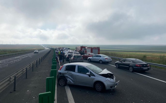 Carambol pe Autostrada Soarelui din cauza ceții: peste 52 mașini și 150 de persoane implicate!