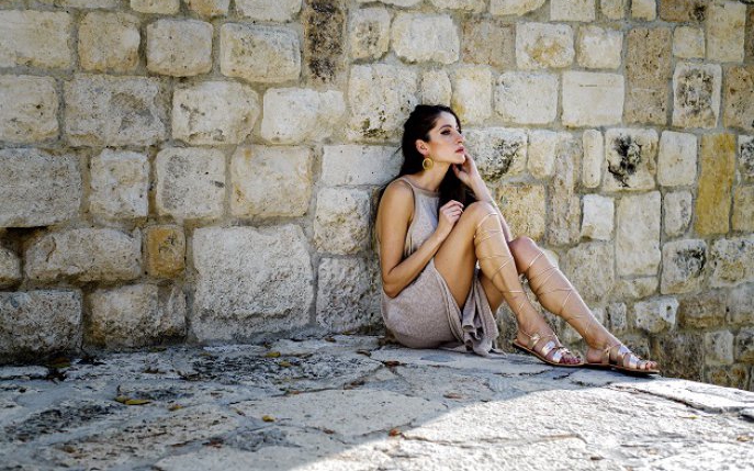 Sandalele în stil grecesc: noul trend al verii
