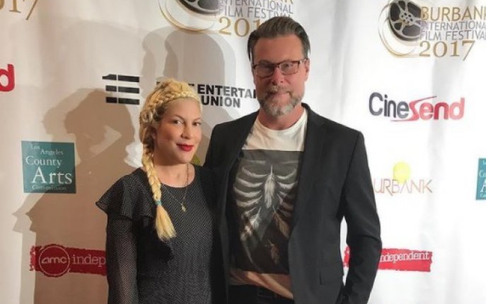 Divorțează Tori Spelling? Ea și soțul ei nu mai împart dormitorul matrimonial și au renunțat la verighete