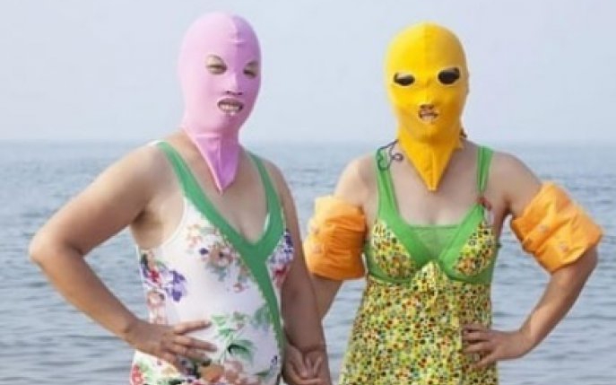 Facekini - trend-ul care a provocat isterie în toată lumea. Te protejează de razele soarelui și de insecte