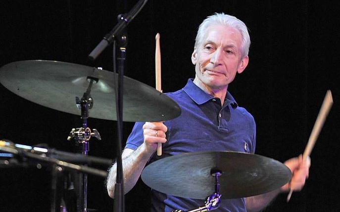 Charlie Watts, faimosul baterist al trupei Rolling Stones, s-a stins din viață