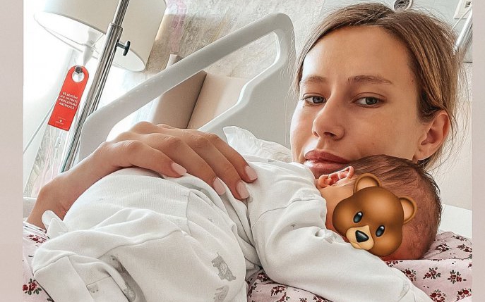 Cum arată soția lui Dani Oțil în lenjerie intimă la nici o lună după ce a născut