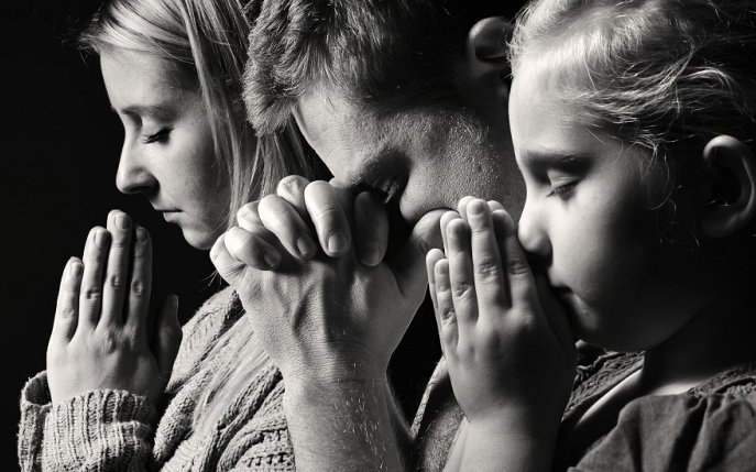 15 rugăciuni scurte pentru momentele în care vrei să vorbești cu Dumnezeu, dar nu ești sigur ce să spui