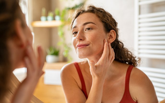 Cum sa alegi produsele dermatocosmetice potrivite tenului acneic