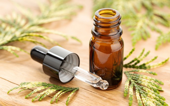 7 beneficii pentru sănătate mai puțin cunoscute ale uleiului esențial de chiparos