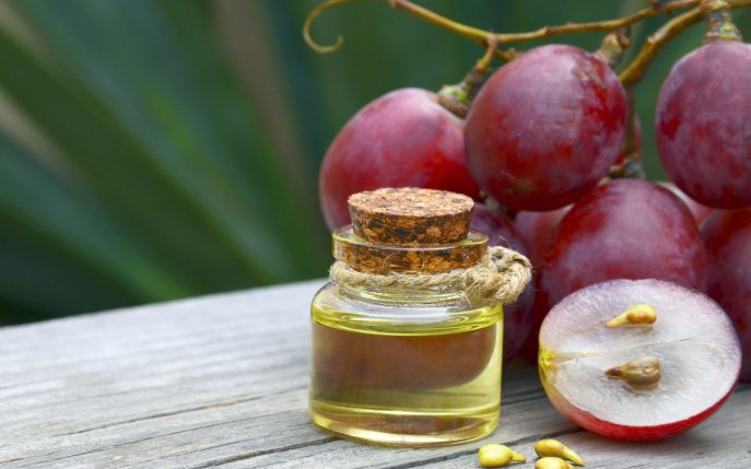 7 acţiuni mai puţin cunoscute ale uleiului vegetal de seminţe de struguri