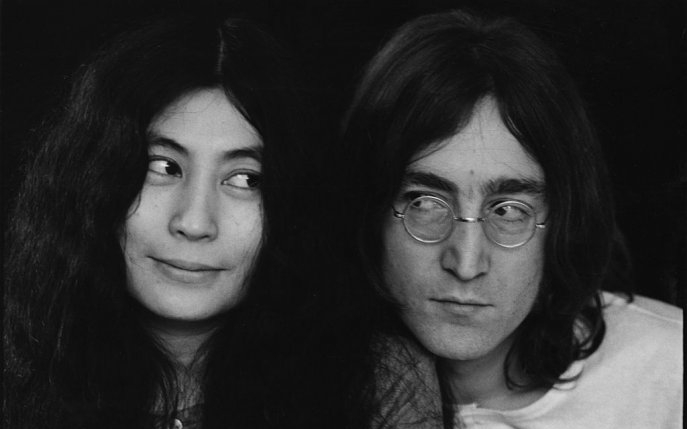 Departe de a fi cuplul perfect. Detalii surprinzătoare despre povestea de dragoste dintre John Lennon și Yoko Ono