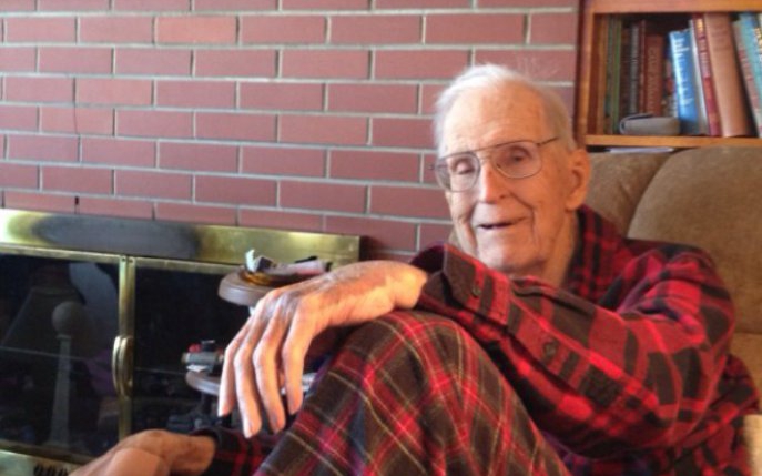 Bătrân de 92 de ani, aproape să fie evacuat de fiică din casa construită de el cu 56 de ani în urmă