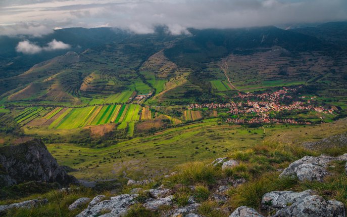 Totul despre locul din România unde se spune că soarele răsare de două ori în aceeași zi