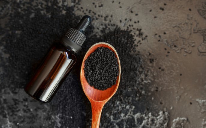 14 efecte benefice pe care ți le poate aduce uleiul vegetal de chimen