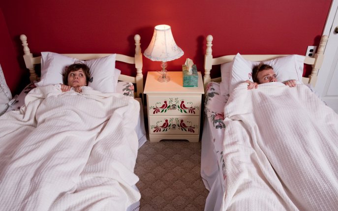 De ce ar fi mai bine să dormiți în paturi separate
