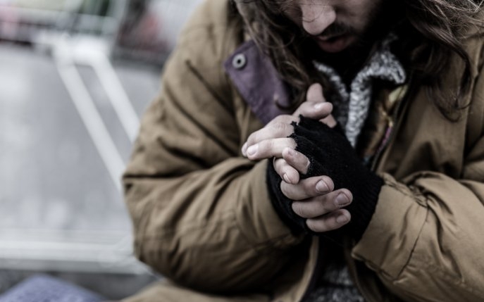 Un cerșetor își cheltuiește ultimii bani pe mâncare pentru o fetiță rătăcită. Ce primește în schimb