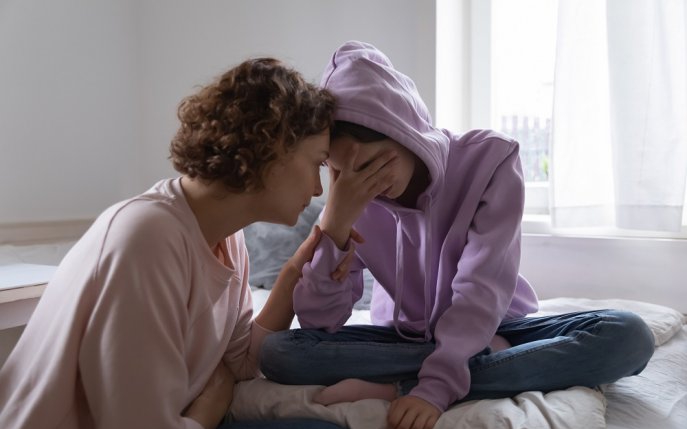 Greșesc pentru că refuz să-mi duc fiica la nunta fostului soț cu femeia cu care m-a înșelat?