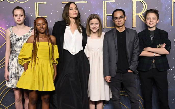 10 reguli impuse de Angelina Jolie copiiilor și care îi fac stilul de parenting unic