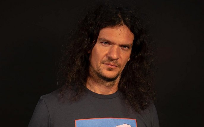 Reacția lui Tudor Chirilă după ce s-a întâlnit cu un grup de elevi care chiuliseră de la ore. "Oare pentru profesorul în cauză nu contează absolut deloc cunoștințele?"