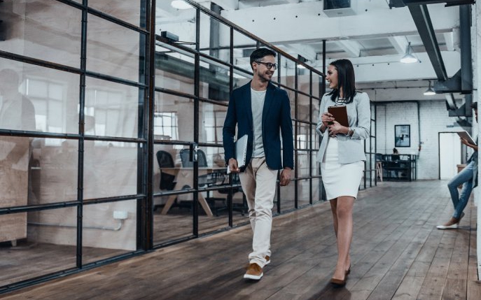 Ce este și cum se poartă o ținută business casual