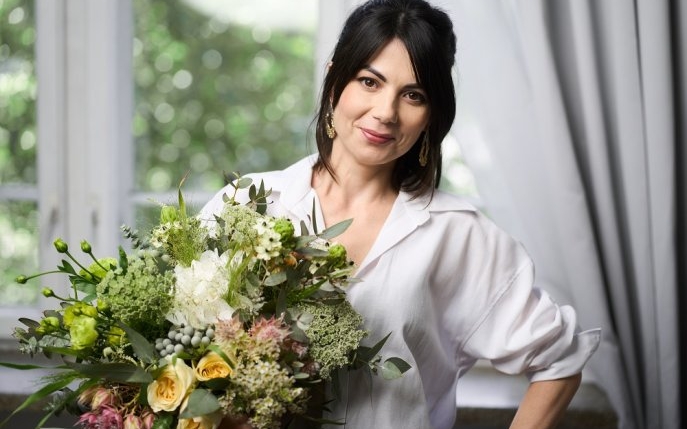 70% dintre femei primesc flori doar la ocazii speciale - 3 românce din 4 își doresc să primească flori de 1 și 8 martie