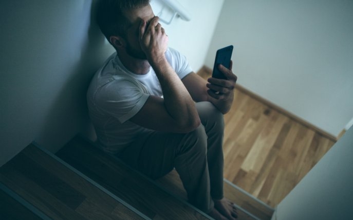 O femeie spulberă visele iubitului: îl părăsește la telefon în ziua în care trebuia să o ceară de soție