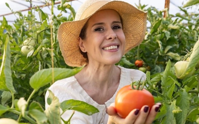 Alimentele ce NU trebuie să lipsească din alimentația femeilor aflate la menopauză, conform Mihaelei Bilic