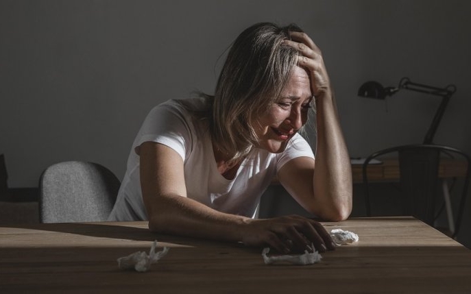 Cum a devenit soțul meu femeie după 25 de ani de căsnicie: „L-am găsit îmbrăcat în lenjeria intimă pe care mi-o făcuse cadou de Crăciun”