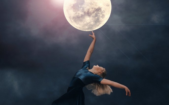 Luna Plină în Capricorn, cea mai strălucitoare superlună a anului, dă retribuții karmice, după faptă și răsplată