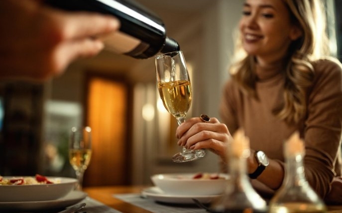 Beneficiile mai puțin știute ale alcoolului pentru sănătate