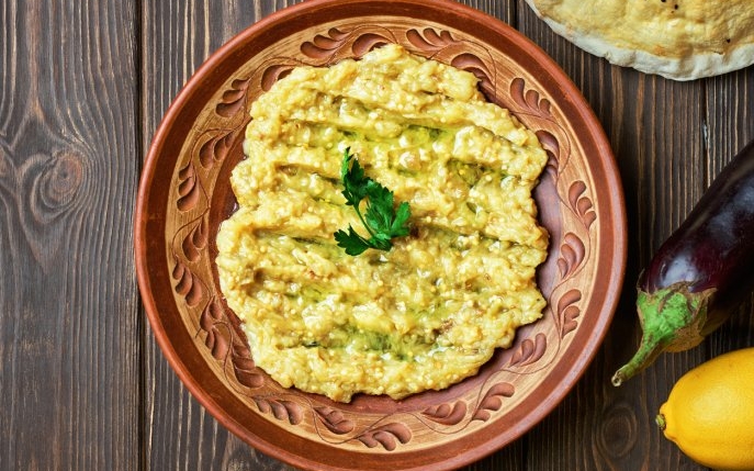 Salată de vinete cu usturoi