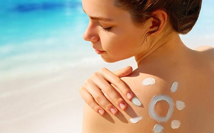 Când e indicat să folosești cremă cu SPF și ce măsuri trebuie să iei pentru a-ți proteja pielea de radiațiile ultraviolete