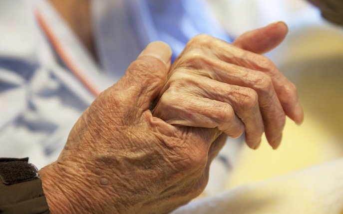 Doi soți au fost răpuși în aceeași zi de cancer. Nici măcar moartea nu i-a putut despărți