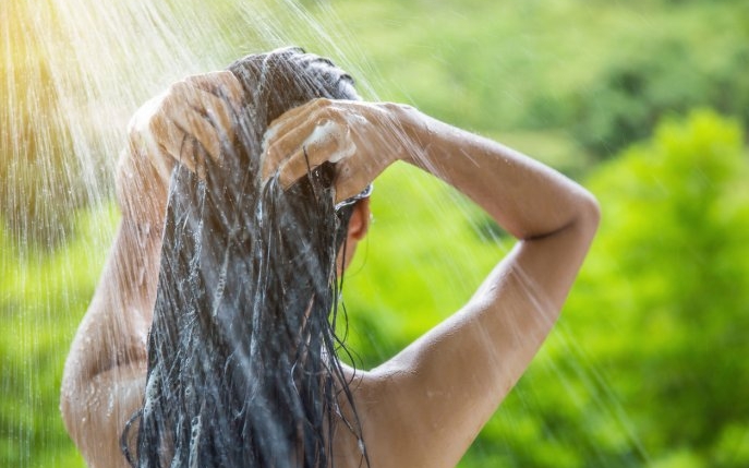 Rutina de vacanță cu miros de parfum și relaxare. Iată cum o poți realiza