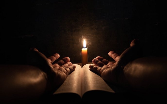 Rugăciunea celor 9 marți poate îndepărta neliniștea sufletească dacă este rostită ca la carte, cu o candelă aprinsă alături
