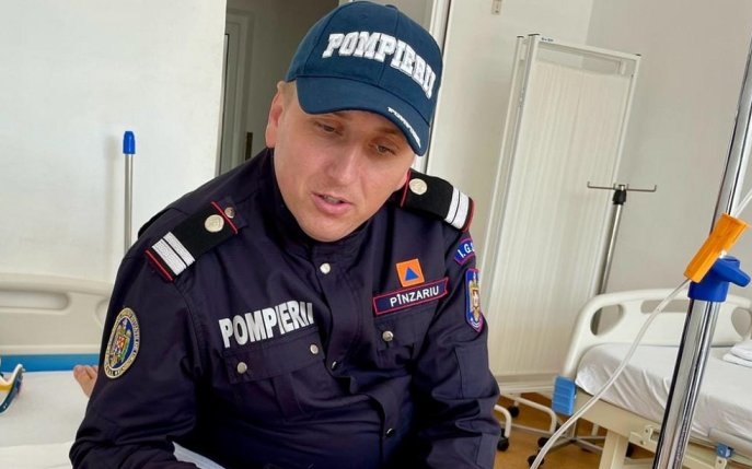 Eroii există! Un pompier din Botoșani a salvat un copil de 10 ani și apoi l-a vizitat zilnic la spital, așa cum i-a promis