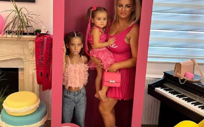 De ce refuză Sânziana Buruiană să-și ducă fiicele la o școală privată. "Să dau fetele la o școală particulară mi se par bani irosiți aiurea"
