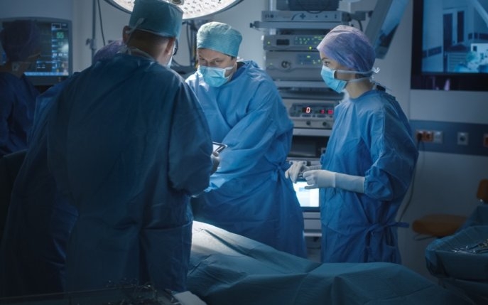 O femeie din Iași a primit o nouă șansă la viață. Medicii Spitalului de Neurochirurgie au operat-o cu succes, extirpând o tumoare de 20 de centimetri
