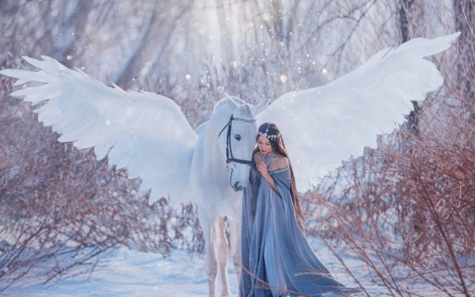 Horoscopul săptămânii 11 - 17 decembrie: zodiile își recapătă forța interioară și pășesc într-un nou capitol pline de speranță și încredere