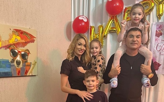 Valentina Pelinel a recunoscut că își ascunde vulnerabilitățile de copii: „În fața lor e totul pozitiv”