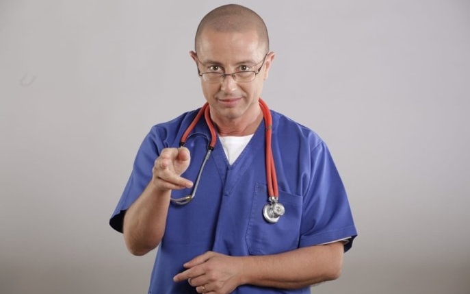 Cea mai frumoasă amintire a medicului Tudor Ciuhodaru despre Crăciun: „Eram dispus să-l duc chiar eu pe targă singur.”
