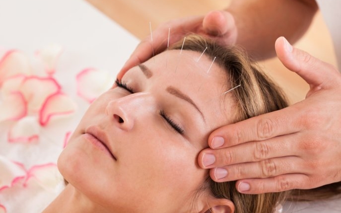 Acupuncutura facială: beneficii și recomandări