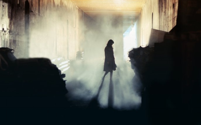 Eu și restul familiei mele avem același coșmar cu aceeași femeie care ne apare în vis. Totul a început pe vremea când aveam 17 ani...