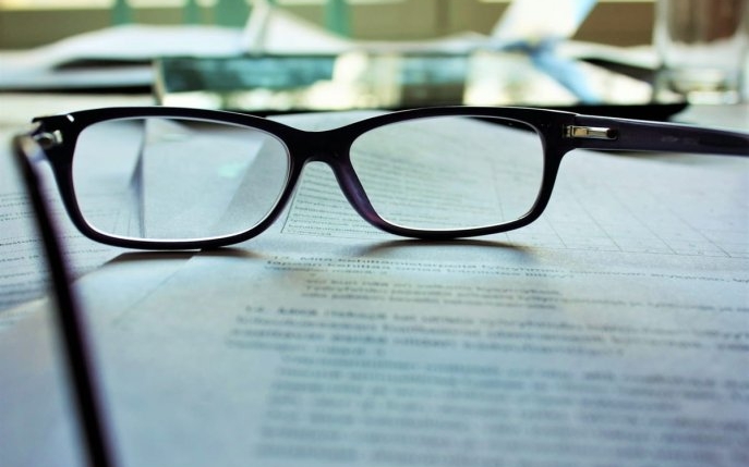 Ochelari de soare de la branduri celebre: merită investiția?