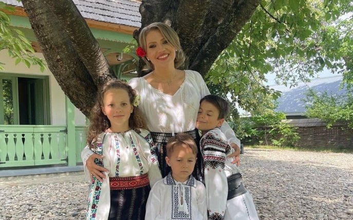 Copilul mijlociu al Mirelei Vaida a ajuns pe masa de operație: „Au fost cele mai grele zile din viața mea”