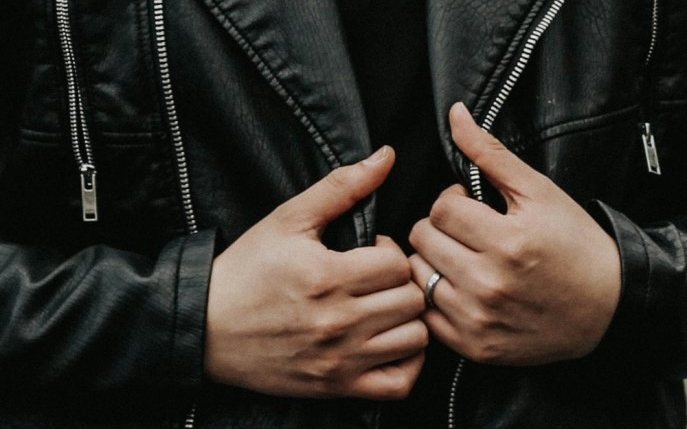 4 motive pentru care geaca varsity a prins popularitate